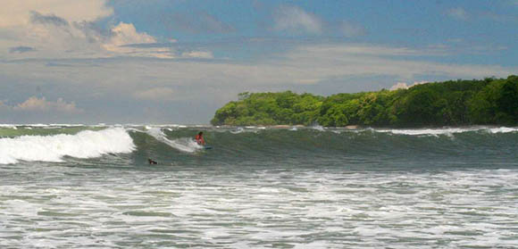 Surfing at Cedros in Montezuma