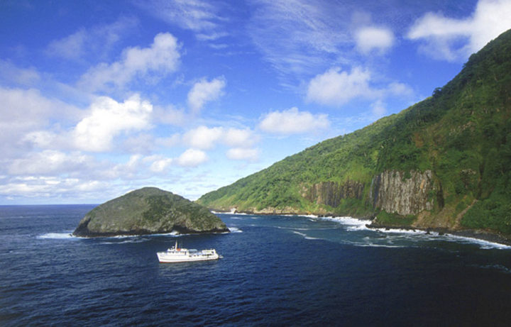 Cocos Island Costa Rica - Undersea Hunter